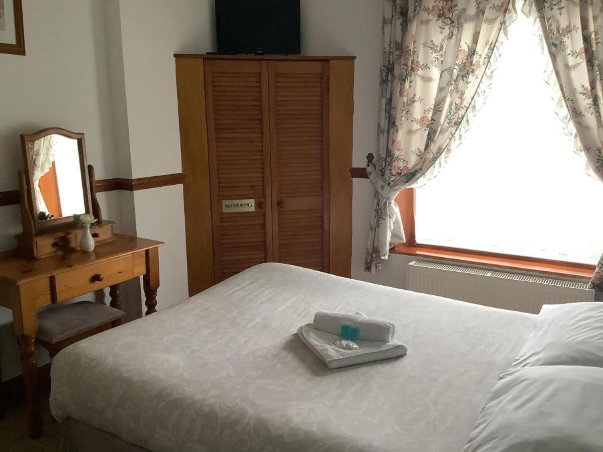 Dover'S Restover Guest House Esterno foto